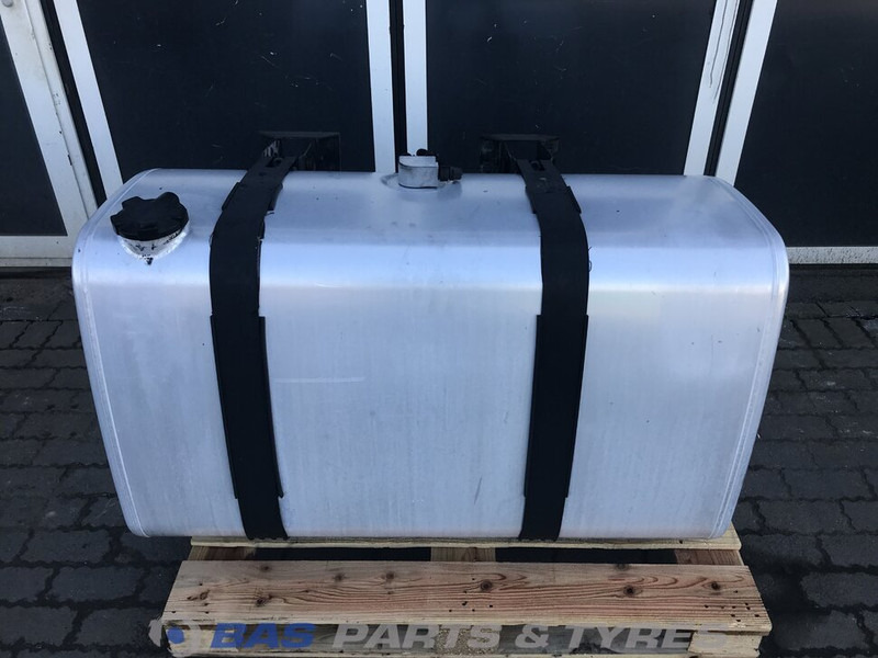 Renault - Fuel tank for Truck: picture 1 Renault - Fuel tank for Truck: picture 1