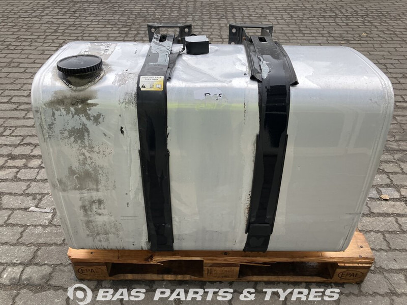 Renault - Fuel tank for Truck: picture 1 Renault - Fuel tank for Truck: picture 1