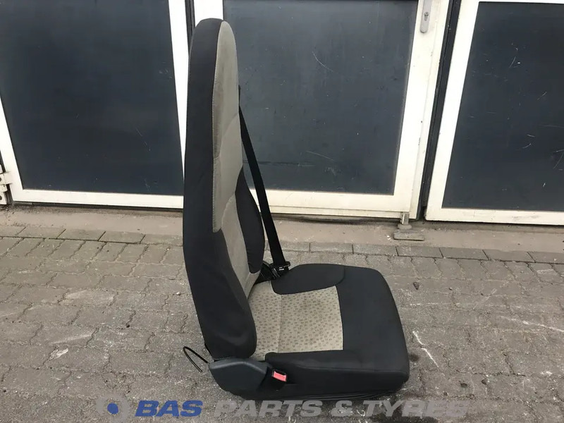 Renault Premium (Meerdere types) Bestuurdersstoel Renault 7422289046 - Seat for Truck: picture 4 Renault Premium (Meerdere types) Bestuurdersstoel Renault 7422289046 - Seat for Truck: picture 4