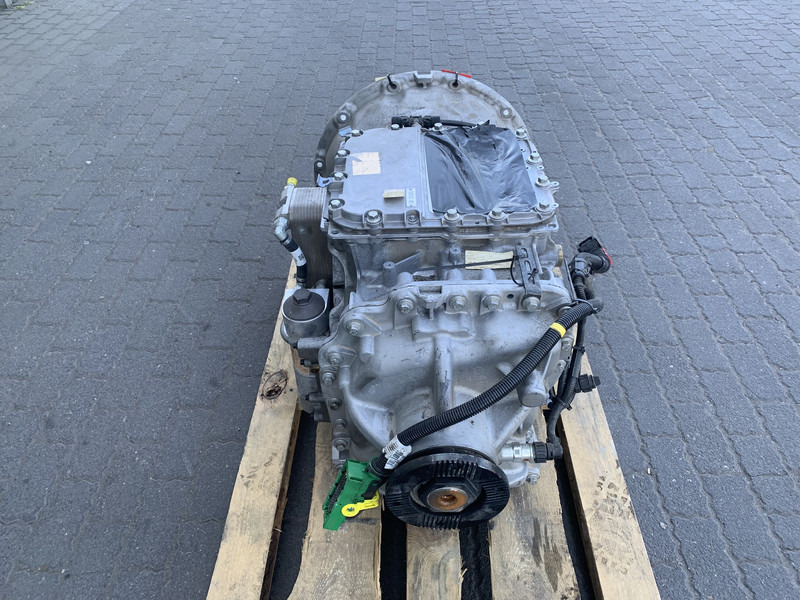Renault T-Serie Renault ATO2612G Optidrive Versnellingsbak 7424750661 - Gearbox for Truck: picture 2 Renault T-Serie Renault ATO2612G Optidrive Versnellingsbak 7424750661 - Gearbox for Truck: picture 2