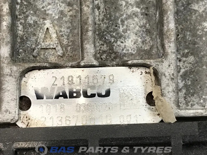 Renault T-Serie Versnellingsbakdeksel Renault 7424213321 - Gearbox for Truck: picture 3 Renault T-Serie Versnellingsbakdeksel Renault 7424213321 - Gearbox for Truck: picture 3