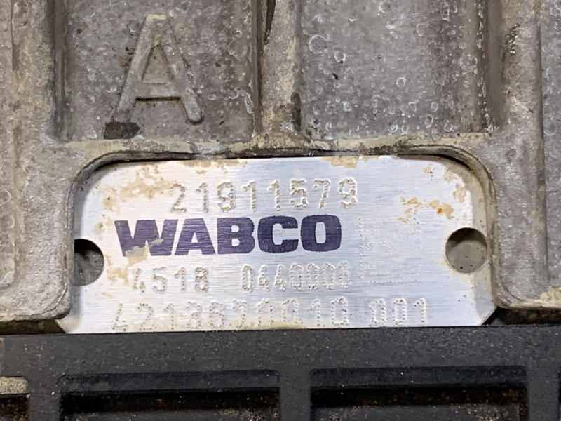 Renault T-Serie Versnellingsbakdeksel Renault 7424213321 - Gearbox for Truck: picture 3 Renault T-Serie Versnellingsbakdeksel Renault 7424213321 - Gearbox for Truck: picture 3