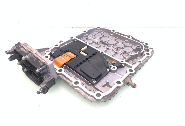 Renault T-Serie Versnellingsbakdeksel Renault 7424213321 - Gearbox for Truck: picture 1 Renault T-Serie Versnellingsbakdeksel Renault 7424213321 - Gearbox for Truck: picture 1