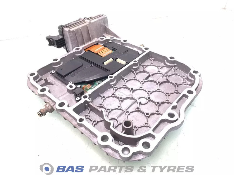 Renault T-Serie Versnellingsbakdeksel Renault 7424213321 - Gearbox for Truck: picture 2 Renault T-Serie Versnellingsbakdeksel Renault 7424213321 - Gearbox for Truck: picture 2