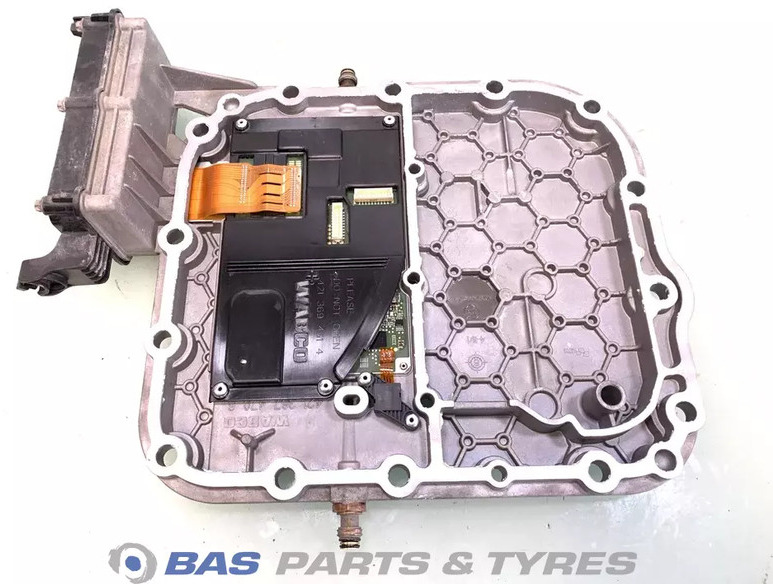 Renault T-Serie Versnellingsbakdeksel Renault 7424213321 - Gearbox for Truck: picture 2 Renault T-Serie Versnellingsbakdeksel Renault 7424213321 - Gearbox for Truck: picture 2