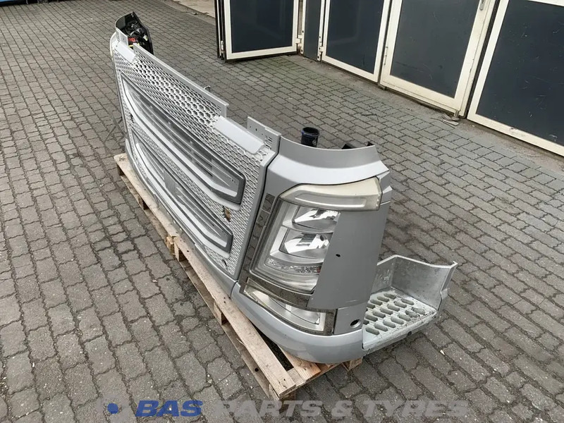 Volvo FH4 Bumper Volvo 21221130 - Bumper for Truck: picture 2 Volvo FH4 Bumper Volvo 21221130 - Bumper for Truck: picture 2