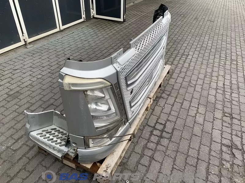 Volvo FH4 Bumper Volvo 21221130 - Bumper for Truck: picture 3 Volvo FH4 Bumper Volvo 21221130 - Bumper for Truck: picture 3