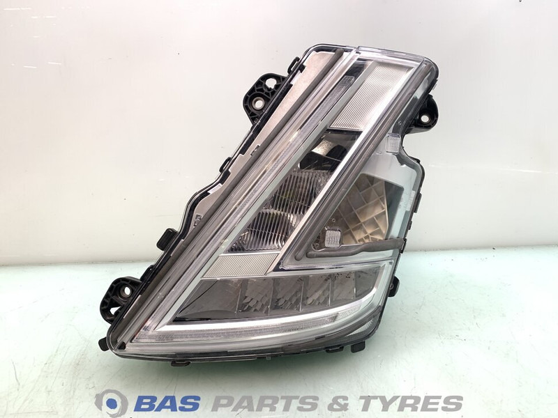 Volvo FH4B - Headlight for Truck: picture 1 Volvo FH4B - Headlight for Truck: picture 1
