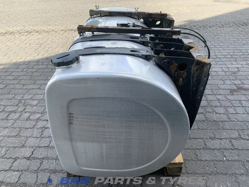 Volvo - Fuel tank for Truck: picture 2 Volvo - Fuel tank for Truck: picture 2