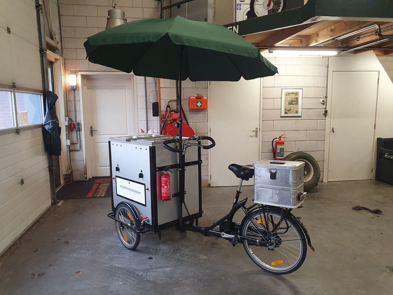 Soepfiets – Mobiele Foodtruck voor Soep en Broodjes verkoopwagen - Vending trailer: picture 2 Soepfiets – Mobiele Foodtruck voor Soep en Broodjes verkoopwagen - Vending trailer: picture 2