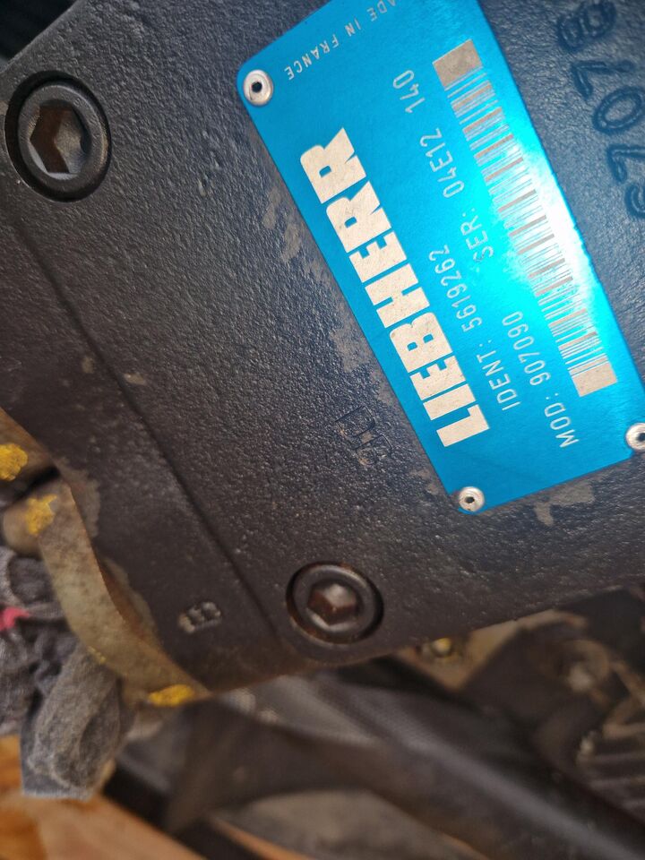 RADIADOR LIEBHERR R914B - Radiator: picture 2 RADIADOR LIEBHERR R914B - Radiator: picture 2