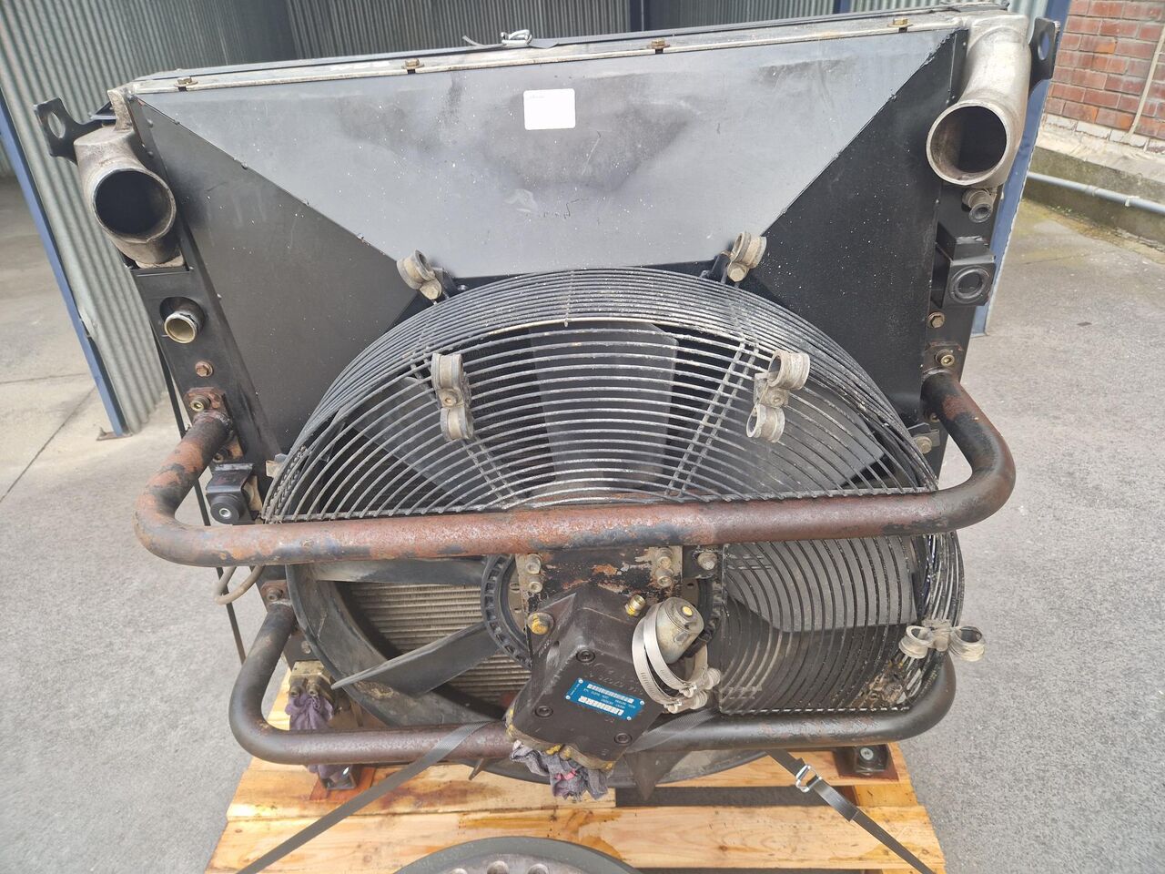 RADIADOR LIEBHERR R914B - Radiator: picture 3 RADIADOR LIEBHERR R914B - Radiator: picture 3