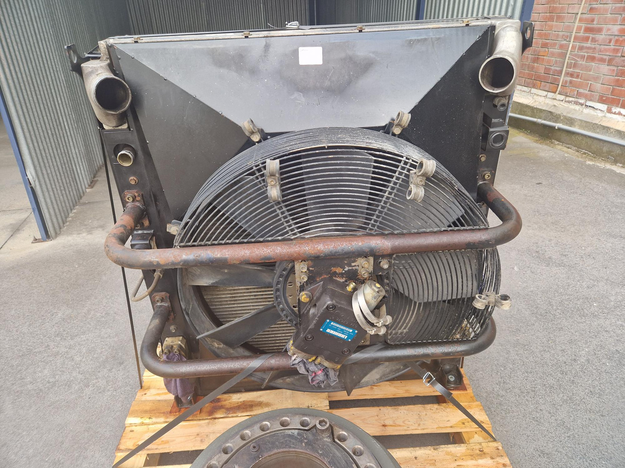 RADIADOR LIEBHERR R914B - Radiator for Construction machinery: picture 1 RADIADOR LIEBHERR R914B - Radiator for Construction machinery: picture 1