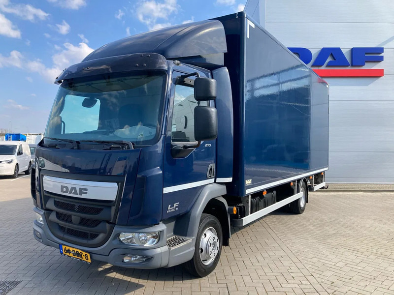 DAF LF 210 Day Cab, Plywood Box, Zijdeur, Laadklep - Box truck: picture 1 DAF LF 210 Day Cab, Plywood Box, Zijdeur, Laadklep - Box truck: picture 1