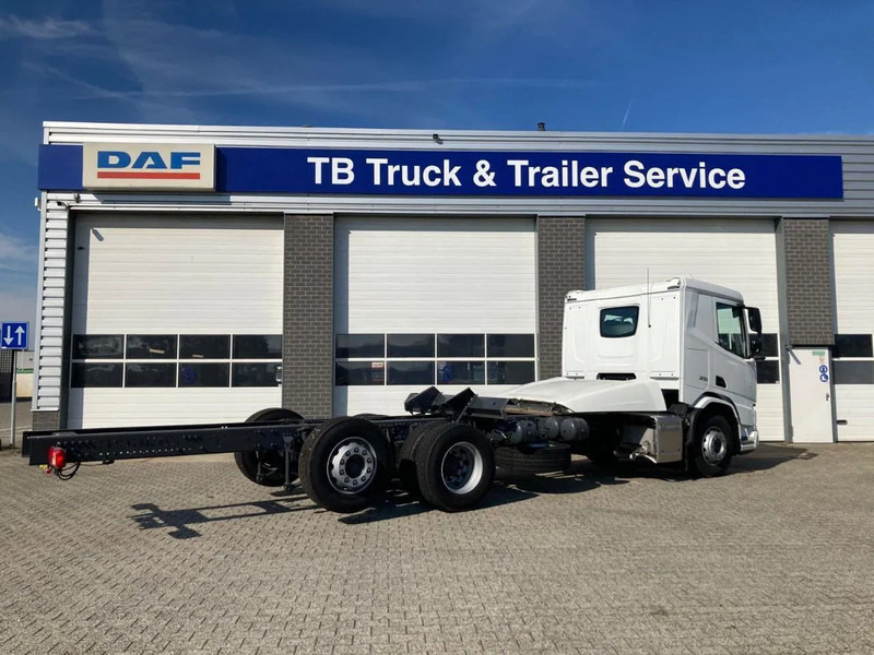 DAF XD 450 FAN CHASSIS SLEEPER CAB PTO STEERING LIFTAXLE 480WB - NEW - Cab chassis truck: picture 3 DAF XD 450 FAN CHASSIS SLEEPER CAB PTO STEERING LIFTAXLE 480WB - NEW - Cab chassis truck: picture 3