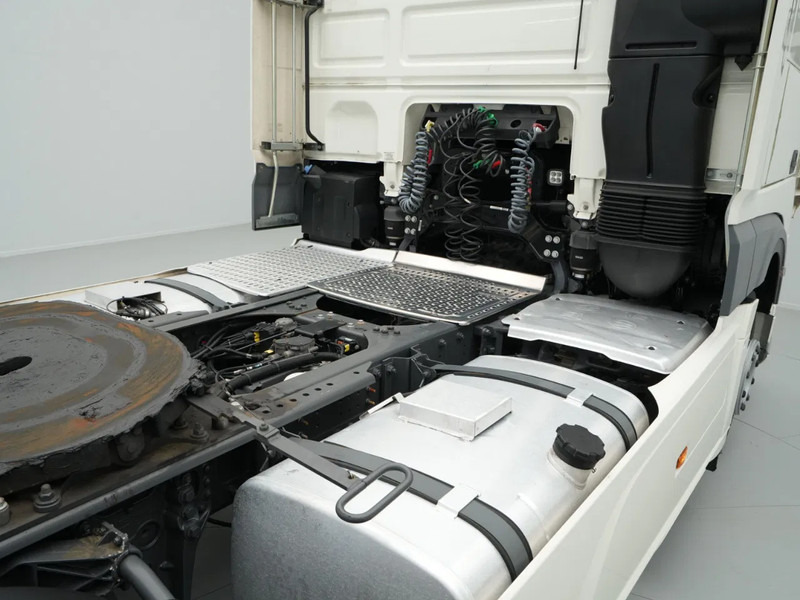 Tractor truck DAF XF 480 FT Super Space Cab, PTO Prep: picture 9