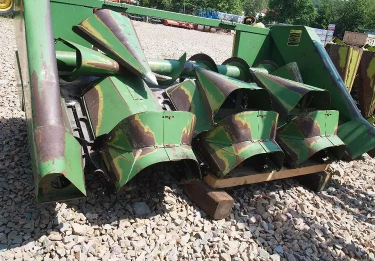 Heder John deere   do kukurydzy 4 rzędowy claas john deere - Corn header: picture 5 Heder John deere   do kukurydzy 4 rzędowy claas john deere - Corn header: picture 5