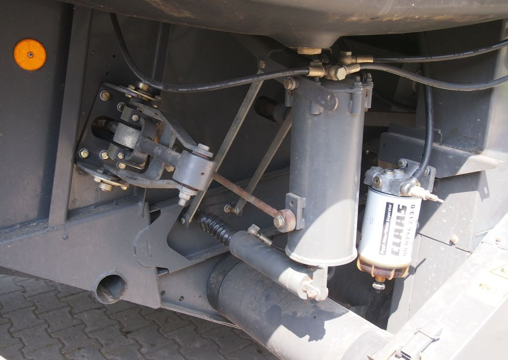 Combine harvester Kombajn zbożawy Claas Lexon 570  Kombajn zbożowy CLAAS LEXION 570+ heder VARIO 7,5m: picture 13 Combine harvester Kombajn zbożawy Claas Lexon 570  Kombajn zbożowy CLAAS LEXION 570+ heder VARIO 7,5m: picture 13