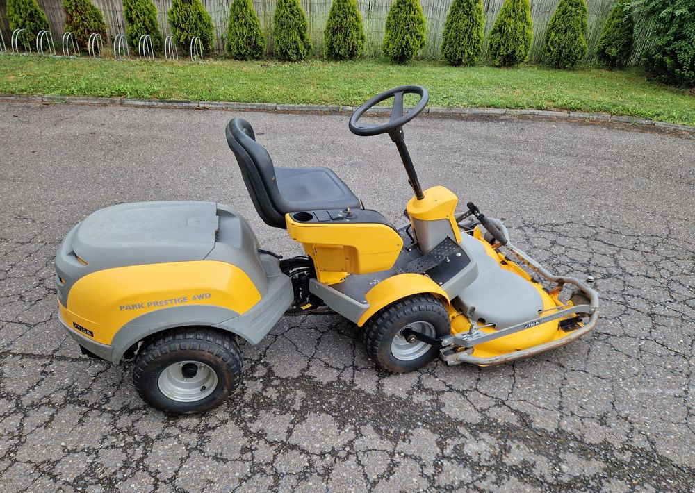 Kosiarka traktorek Stiga 13-6125-11 18KM 4x4 2005 Kosiarka Stiga Park Prestige 4WD - Garden mower: picture 1 Kosiarka traktorek Stiga 13-6125-11 18KM 4x4 2005 Kosiarka Stiga Park Prestige 4WD - Garden mower: picture 1