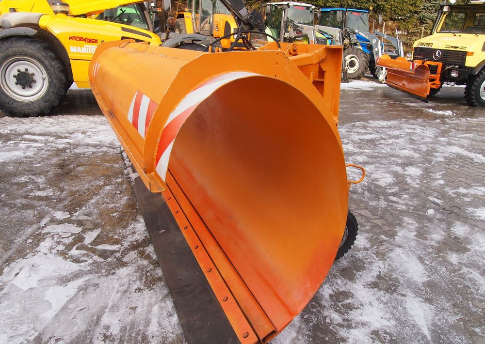 Pług do śniegu nn 2005 Skosowany obustronnie hydraulicznie - Snow plows: picture 5 Pług do śniegu nn 2005 Skosowany obustronnie hydraulicznie - Snow plows: picture 5