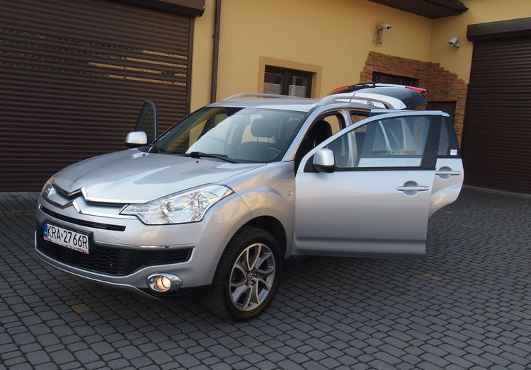 Samochód Citroen C-Crosser 2.2 HDI 2010 Samochód osobowy SUW 4x4 - Car: picture 1 Samochód Citroen C-Crosser 2.2 HDI 2010 Samochód osobowy SUW 4x4 - Car: picture 1