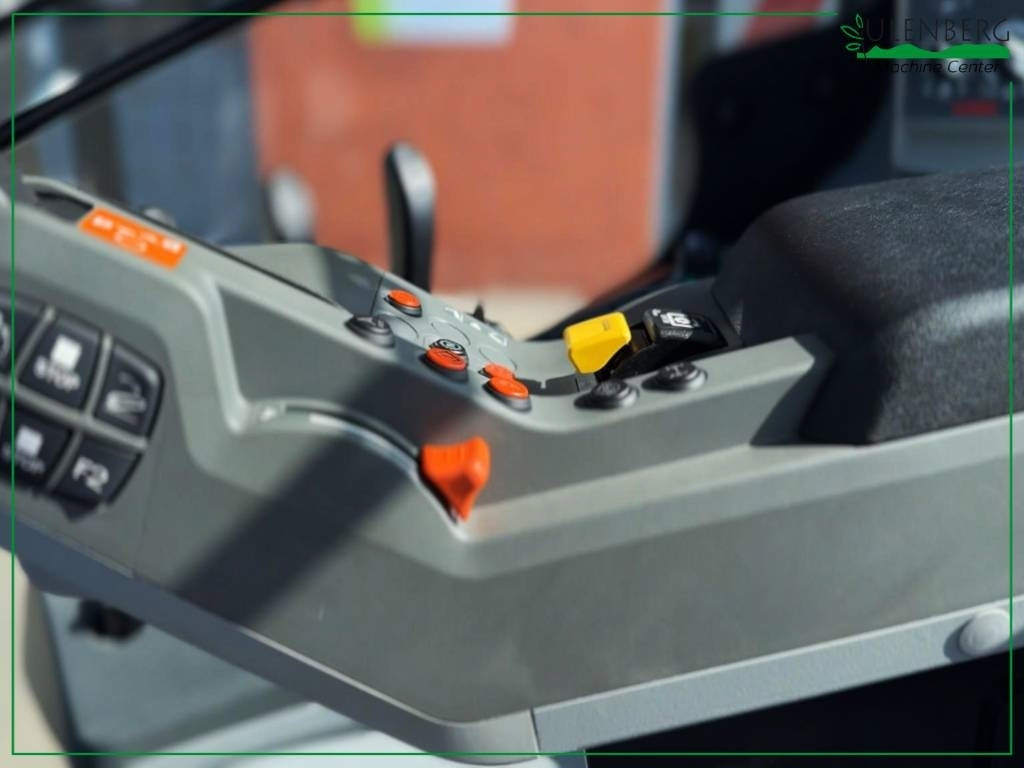 New Farm tractor Claas AXION 810 HEXA: picture 10