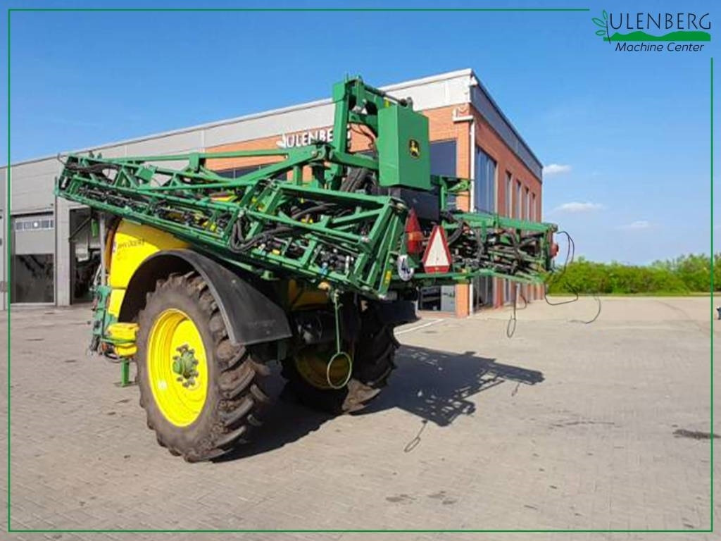 John Deere M 740  - Trailed sprayer: picture 1 John Deere M 740  - Trailed sprayer: picture 1