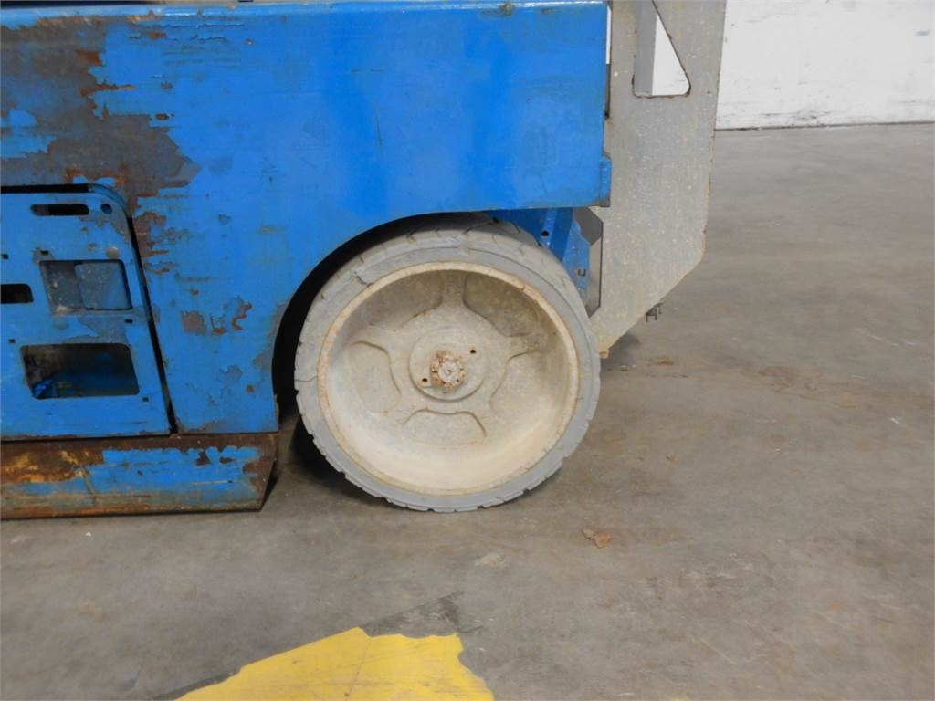 Scissor lift Genie GS2032: picture 11