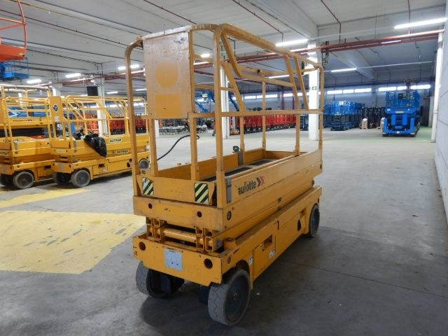 Haulotte Compact 8CU - Scissor lift: picture 4 Haulotte Compact 8CU - Scissor lift: picture 4