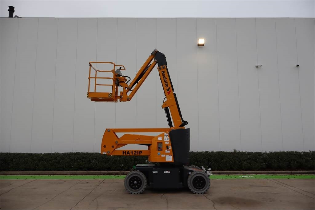 Haulotte HA12IP - Articulated boom: picture 4 Haulotte HA12IP - Articulated boom: picture 4