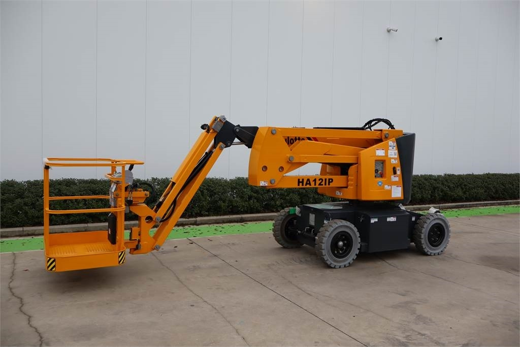 Haulotte HA12IP - Articulated boom: picture 2 Haulotte HA12IP - Articulated boom: picture 2