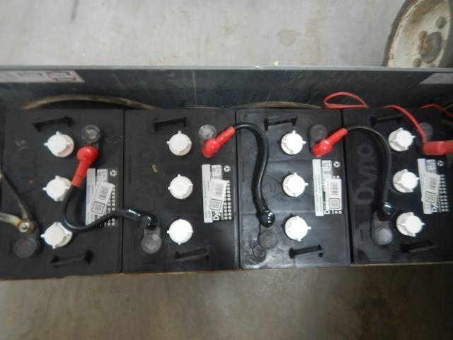 SkyJack SJ3219 - new batteries - Scissor lift: picture 5 SkyJack SJ3219 - new batteries - Scissor lift: picture 5