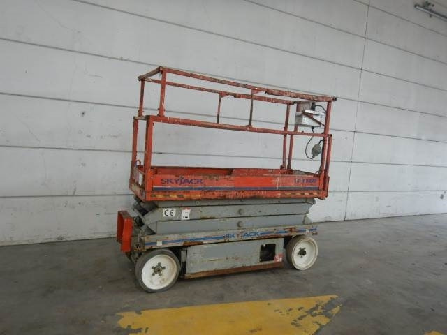 SkyJack SJ3220 - Scissor lift: picture 3 SkyJack SJ3220 - Scissor lift: picture 3