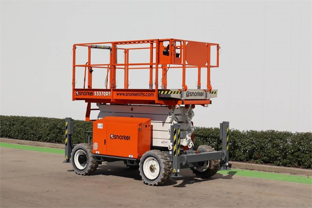Snorkel S3370RTE - Scissor lift: picture 3 Snorkel S3370RTE - Scissor lift: picture 3