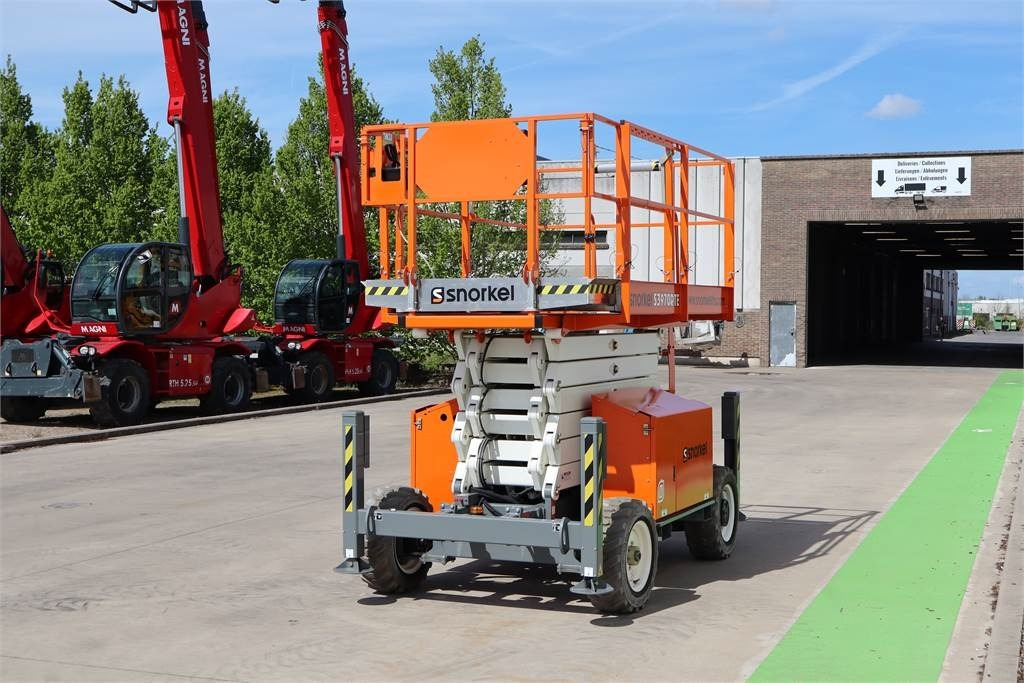 Snorkel S3970RTE - Scissor lift: picture 4 Snorkel S3970RTE - Scissor lift: picture 4
