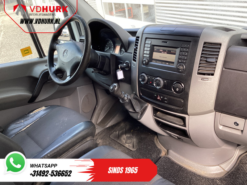 Mercedes-Benz Sprinter 214 2.2 CDI EXPORT ONLY Airco/ Cruise/ Trekhaak/ Bluetooth - Small van: picture 3 Mercedes-Benz Sprinter 214 2.2 CDI EXPORT ONLY Airco/ Cruise/ Trekhaak/ Bluetooth - Small van: picture 3