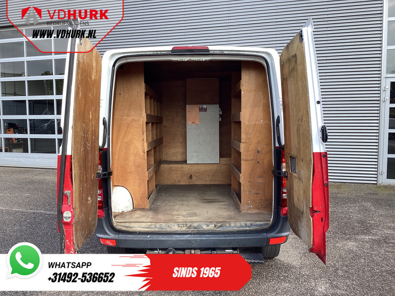 Mercedes-Benz Sprinter 214 2.2 CDI EXPORT ONLY Airco/ Cruise/ Trekhaak/ Bluetooth - Small van: picture 5 Mercedes-Benz Sprinter 214 2.2 CDI EXPORT ONLY Airco/ Cruise/ Trekhaak/ Bluetooth - Small van: picture 5