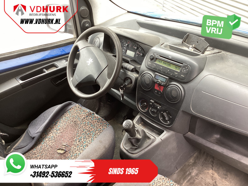 Peugeot Bipper 1.4 HDi EXPORT ONLY NL Auto/ Carkit/ Betimmerd/ Radio/ Trekhaak - Small van: picture 3 Peugeot Bipper 1.4 HDi EXPORT ONLY NL Auto/ Carkit/ Betimmerd/ Radio/ Trekhaak - Small van: picture 3