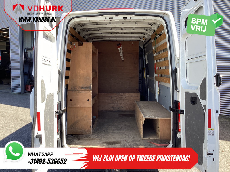 Volkswagen Crafter 35 2.0 TDI 140 pk L3H3 EXPORT ONLY Carplay/ Alarm/ Airco/ DAB+/ Cruise/ Navi/ Trekhaak/ PDC - Panel van: picture 5 Volkswagen Crafter 35 2.0 TDI 140 pk L3H3 EXPORT ONLY Carplay/ Alarm/ Airco/ DAB+/ Cruise/ Navi/ Trekhaak/ PDC - Panel van: picture 5