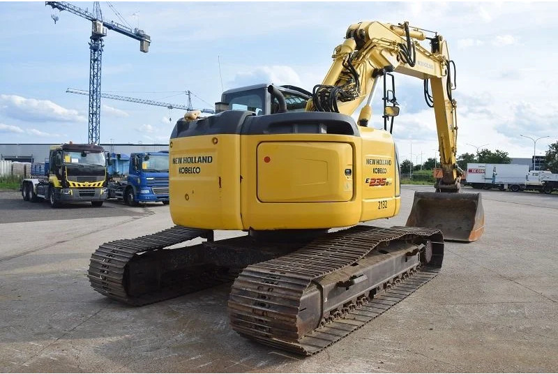 Crawler excavator New Holland Kobelco E235B SR-LCT: picture 10