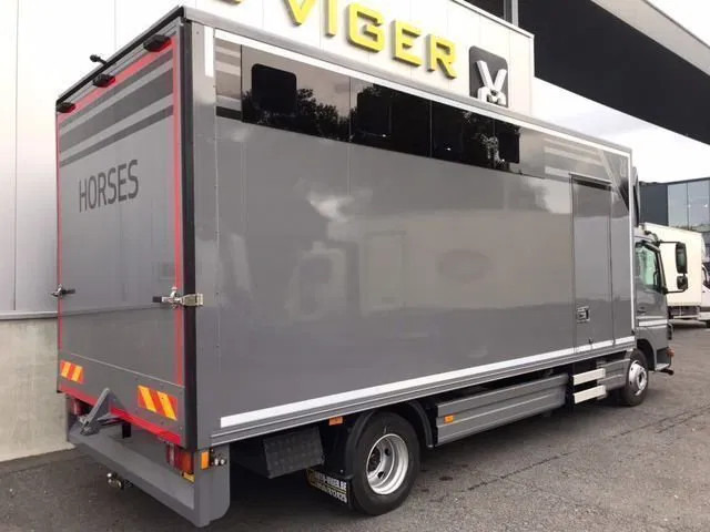 Mercedes-Benz Atego 1018 *Cruise control*Airco*Achteruitrijcamera*elektrische ruiten - Horse truck: picture 2 Mercedes-Benz Atego 1018 *Cruise control*Airco*Achteruitrijcamera*elektrische ruiten - Horse truck: picture 2