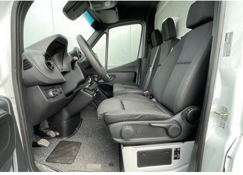 Mercedes-Benz Sprinter 514 *buitenspiegels verwarmd&elektr. verstelbaar*Cruise control*bluetooth*airbag bestuurder - Closed box van: picture 3 Mercedes-Benz Sprinter 514 *buitenspiegels verwarmd&elektr. verstelbaar*Cruise control*bluetooth*airbag bestuurder - Closed box van: picture 3
