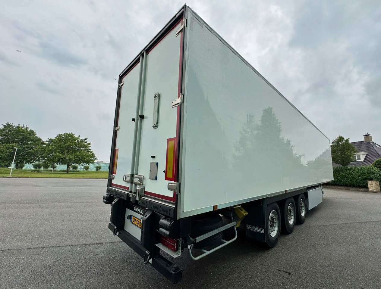Chereau CSD3 247 CM Wide 265 CM High Thermo King SLXi300 With Only 850 Hours NEW Condition - Refrigerator semi-trailer: picture 5 Chereau CSD3 247 CM Wide 265 CM High Thermo King SLXi300 With Only 850 Hours NEW Condition - Refrigerator semi-trailer: picture 5