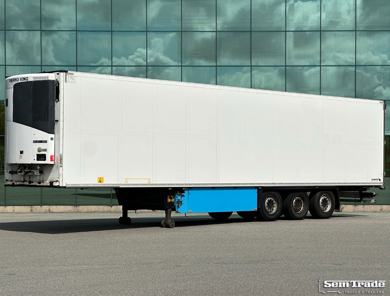 Diversen SCBS3B Thermo King SLXe 300 Lift Axle Holland Trailer 3 Pieces IN Stock - Refrigerator semi-trailer: picture 1 Diversen SCBS3B Thermo King SLXe 300 Lift Axle Holland Trailer 3 Pieces IN Stock - Refrigerator semi-trailer: picture 1