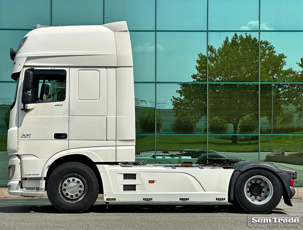 DAF XF 460 FT SSC Euro 6 Full Spoiler 2X Tanks Holland-Truck - Tractor truck: picture 2 DAF XF 460 FT SSC Euro 6 Full Spoiler 2X Tanks Holland-Truck - Tractor truck: picture 2