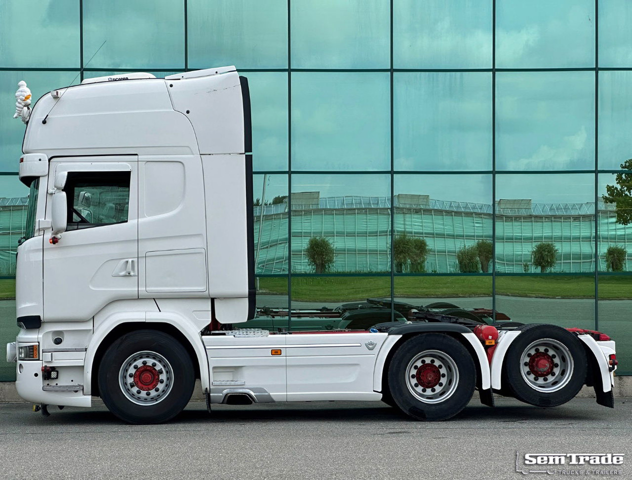 Scania R580 V8 Euro 6 Retarder Full Options Special Interior Super Condition - Tractor truck: picture 2 Scania R580 V8 Euro 6 Retarder Full Options Special Interior Super Condition - Tractor truck: picture 2