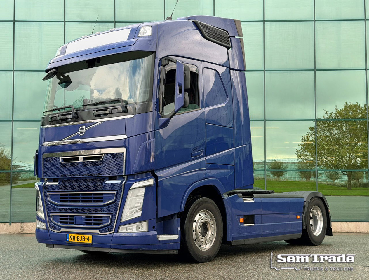 Volvo FH 460 Globetrotter 2x Tanks 811.000 KM TOP Condition NL Truck - Tractor truck: picture 1 Volvo FH 460 Globetrotter 2x Tanks 811.000 KM TOP Condition NL Truck - Tractor truck: picture 1