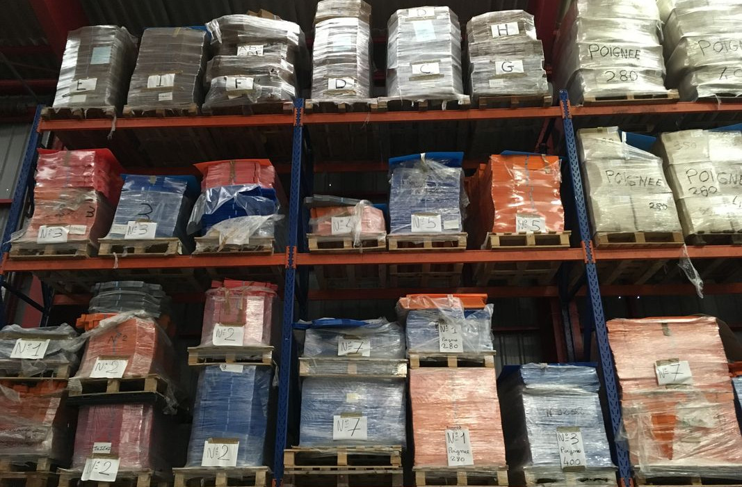 Caisses plastiques et Boites a becs toutes dimensions - Tool/ Equipment: picture 1 Caisses plastiques et Boites a becs toutes dimensions - Tool/ Equipment: picture 1