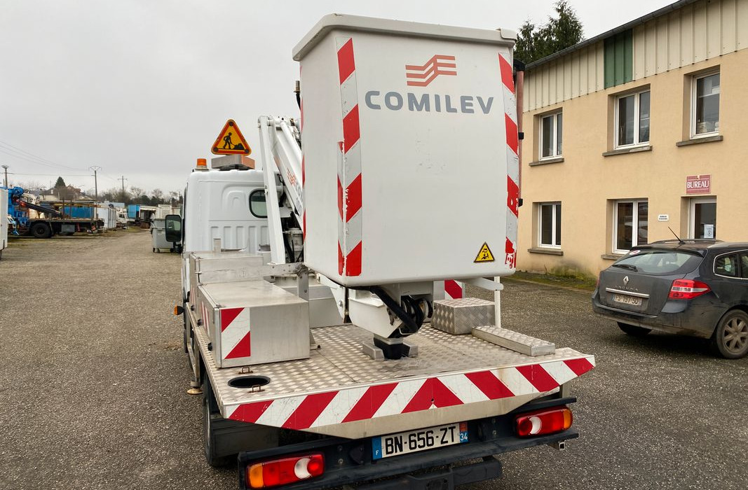 Nacelles sur VL et PL - Truck with aerial platform: picture 4 Nacelles sur VL et PL - Truck with aerial platform: picture 4