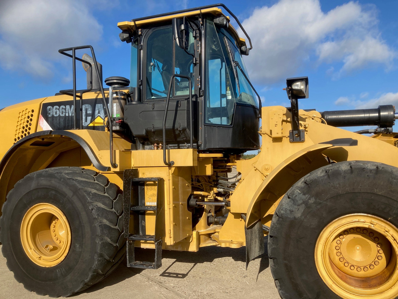 CATERPILLAR 966M - Wheel loader: picture 5 CATERPILLAR 966M - Wheel loader: picture 5